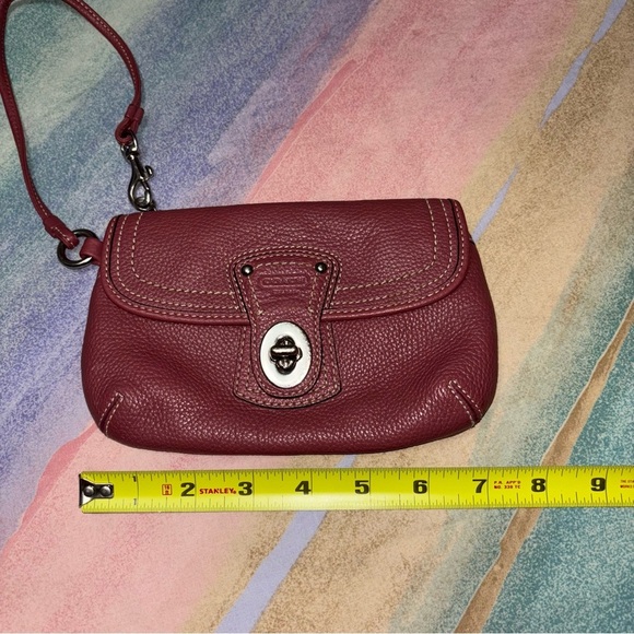 Coach Legacy Pebbled Leather Flap Wristlet Mauve Rose Zippered Pocket - Picture 6 of 7